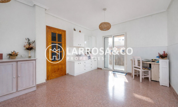 Resale - Apartment - Torrevieja - Parque de las Naciones