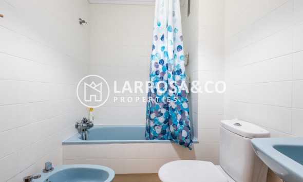 Resale - Apartment - Torrevieja - Playa de los Naufragos