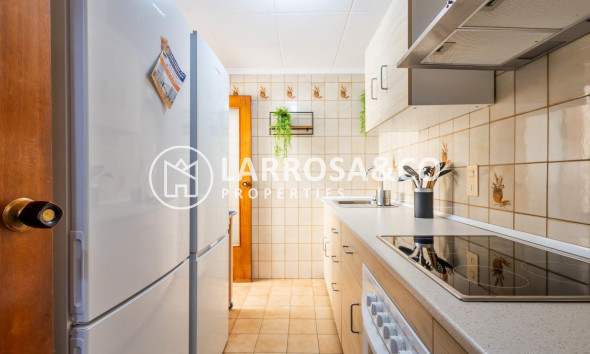 Resale - Apartment - Torrevieja - Playa de los Naufragos