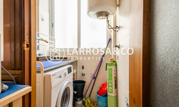 Resale - Apartment - Torrevieja - Playa de los Naufragos