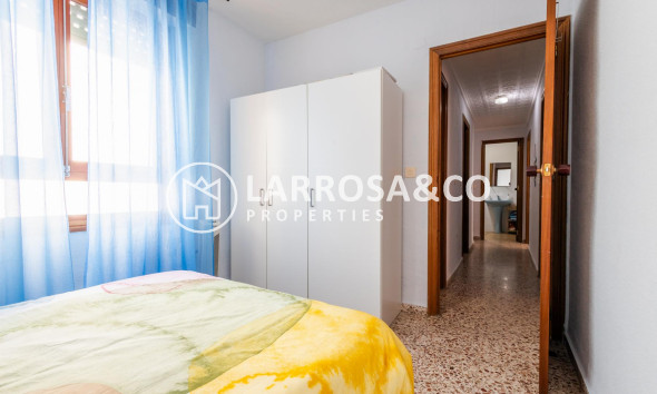 Resale - Apartment - Torrevieja - Playa de los Naufragos