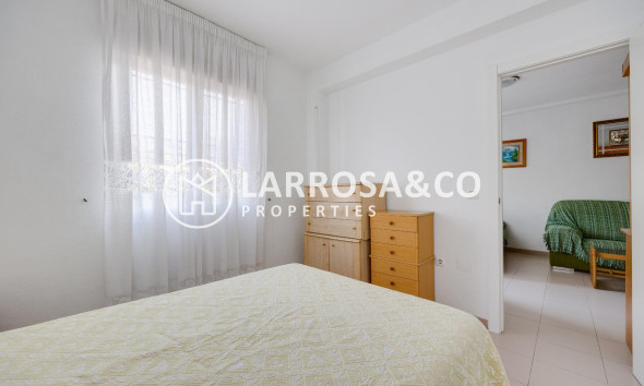 Resale - Bungalow - Torrevieja - Playa de los Naufragos