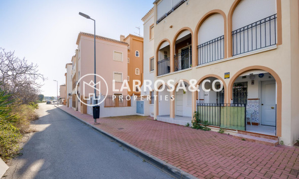 Resale - Bungalow - Torrevieja - Playa de los Naufragos