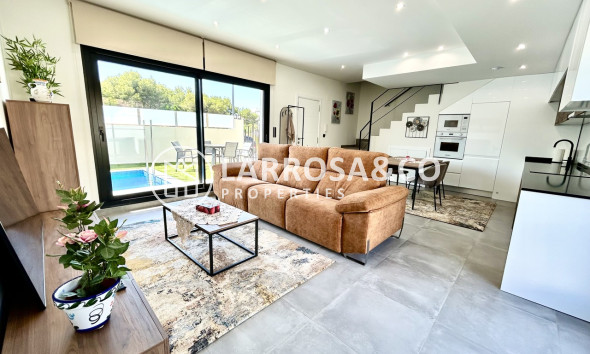 Resale - Detached House/Villa - Villamartin - Costa Blanca