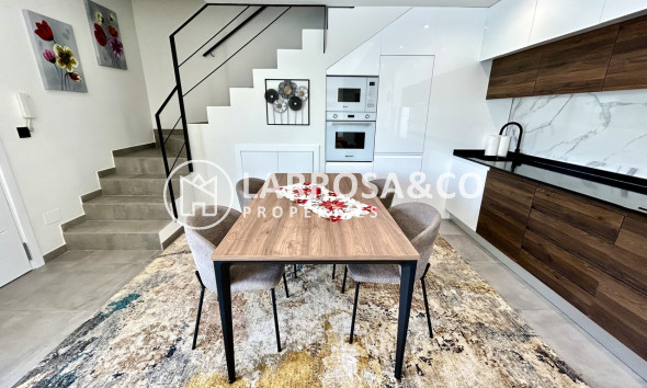 Resale - Detached House/Villa - Villamartin - Costa Blanca