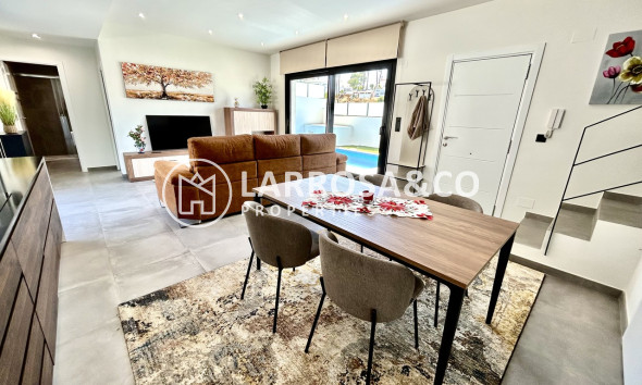 Resale - Detached House/Villa - Villamartin - Costa Blanca