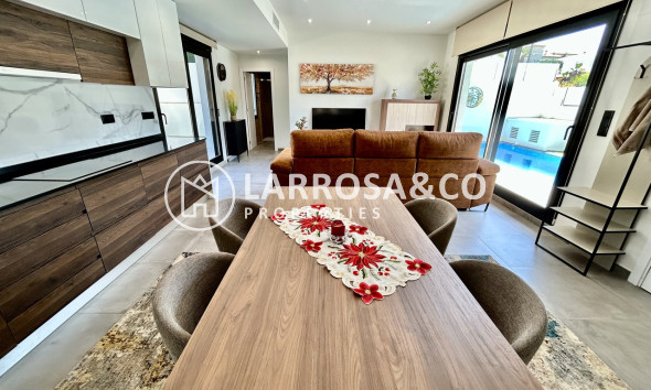 Resale - Detached House/Villa - Villamartin - Costa Blanca