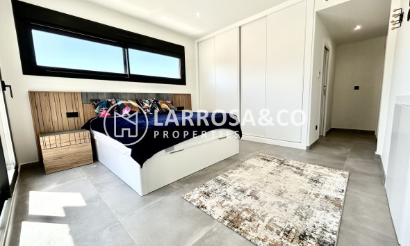 Resale - Detached House/Villa - Villamartin - Costa Blanca