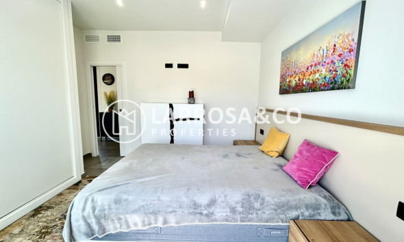 Resale - Detached House/Villa - Villamartin - Costa Blanca
