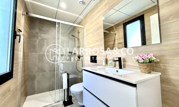 Resale - Detached House/Villa - Villamartin - Costa Blanca