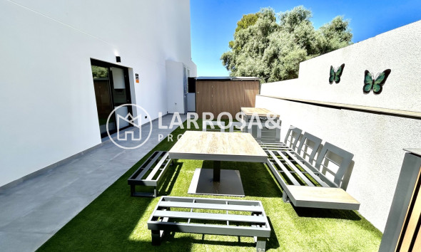Resale - Detached House/Villa - Villamartin - Costa Blanca