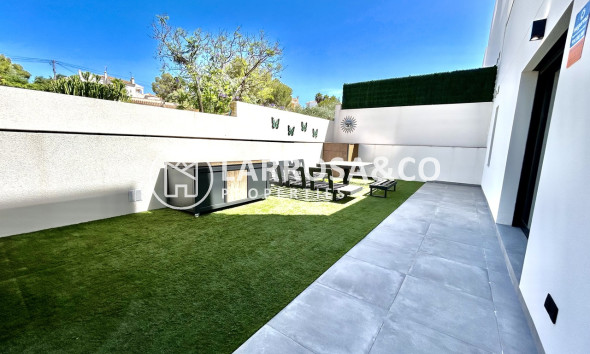 Resale - Detached House/Villa - Villamartin - Costa Blanca