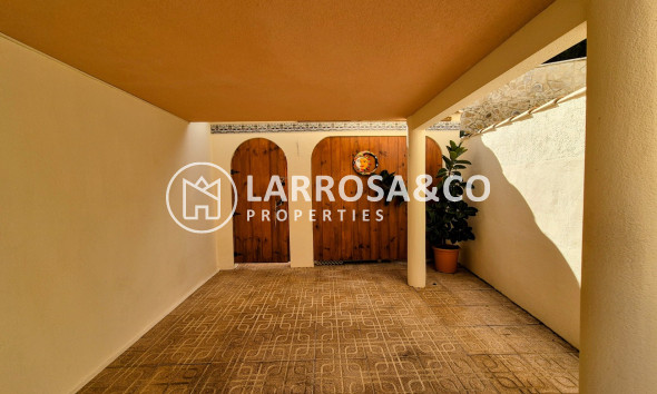 Resale - Detached House/Villa - Villamartin - Costa Blanca