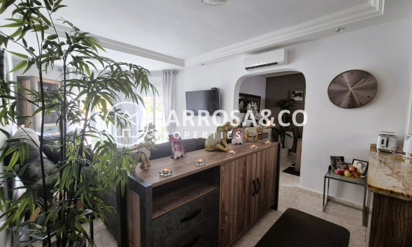 Resale - Detached House/Villa - Villamartin - Costa Blanca