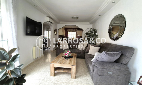 Resale - Detached House/Villa - Villamartin - Costa Blanca