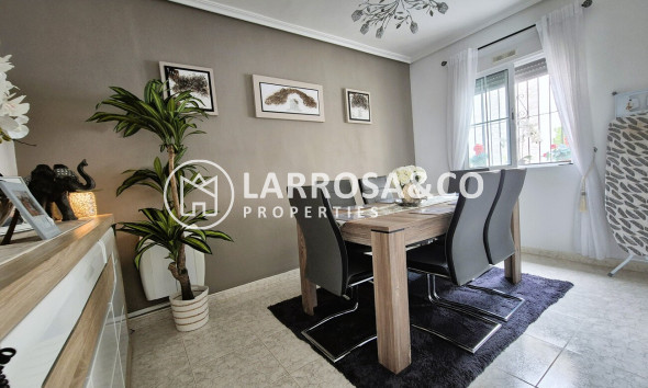 Resale - Detached House/Villa - Villamartin - Costa Blanca