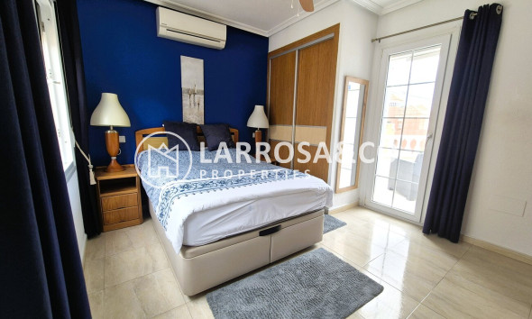 Resale - Detached House/Villa - Villamartin - Costa Blanca