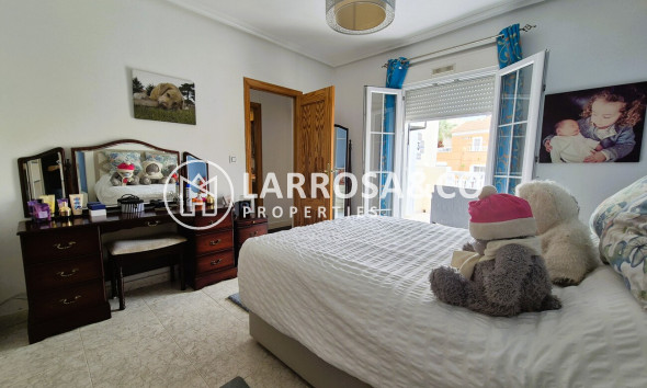 Resale - Detached House/Villa - Villamartin - Costa Blanca