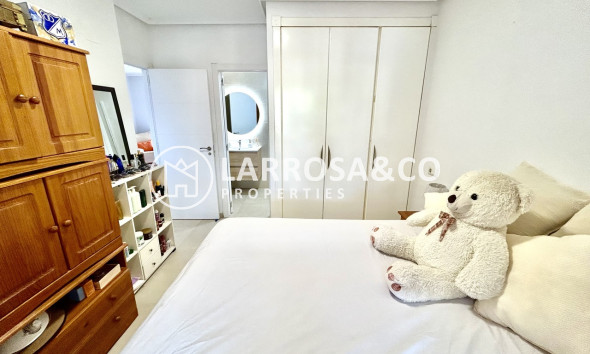 Resale - Apartment - Villamartin - Costa Blanca