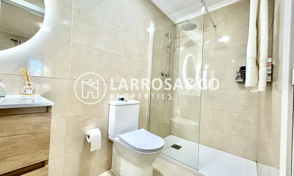 Resale - Apartment - Villamartin - Costa Blanca