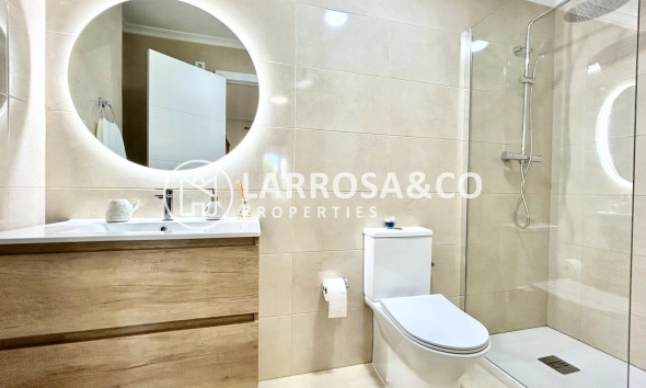 Resale - Apartment - Villamartin - Costa Blanca