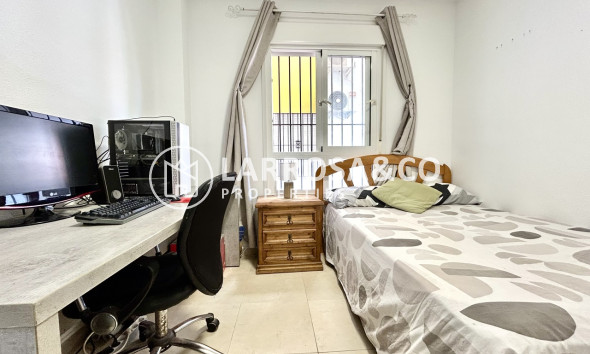 Resale - Apartment - Villamartin - Costa Blanca
