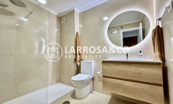 Resale - Apartment - Villamartin - Costa Blanca