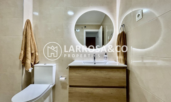 Resale - Apartment - Villamartin - Costa Blanca