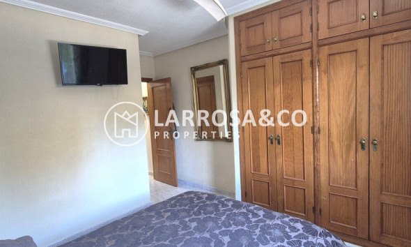 Resale - Detached House/Villa - Villamartin - Costa Blanca