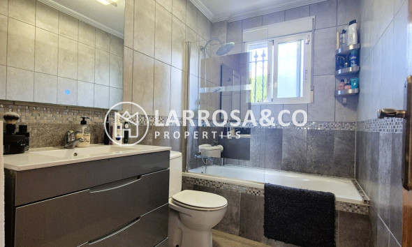 Resale - Detached House/Villa - Villamartin - Costa Blanca