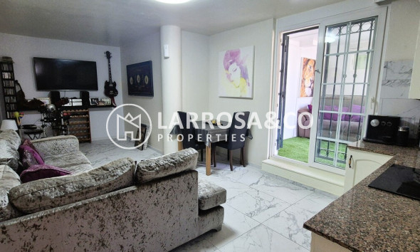Resale - Detached House/Villa - Villamartin - Costa Blanca