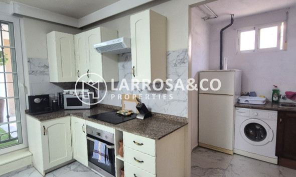 Resale - Detached House/Villa - Villamartin - Costa Blanca