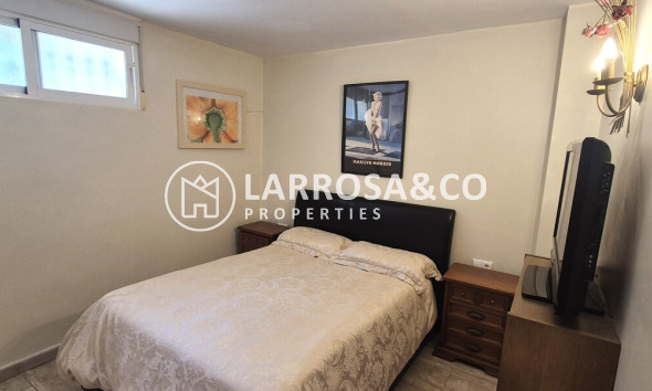 Resale - Detached House/Villa - Villamartin - Costa Blanca