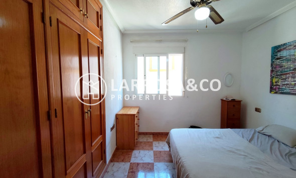 Resale - Apartment - Villamartin - Costa Blanca