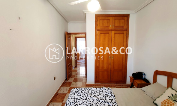 Resale - Apartment - Villamartin - Costa Blanca