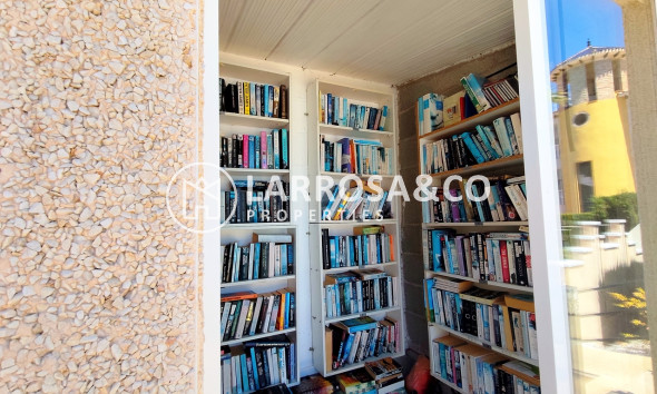 Resale - Apartment - Villamartin - Costa Blanca