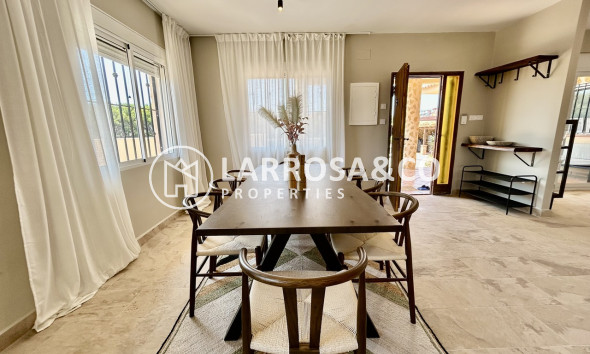 Resale - Detached House/Villa - La Zenia - Costa Blanca