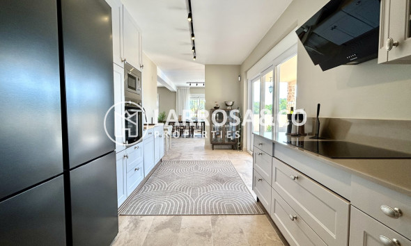 Resale - Detached House/Villa - La Zenia - Costa Blanca