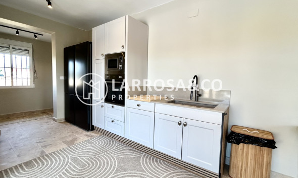 Resale - Detached House/Villa - La Zenia - Costa Blanca