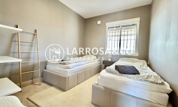 Resale - Detached House/Villa - La Zenia - Costa Blanca