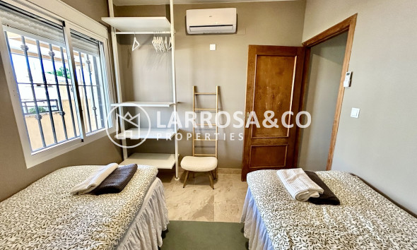 Resale - Detached House/Villa - La Zenia - Costa Blanca