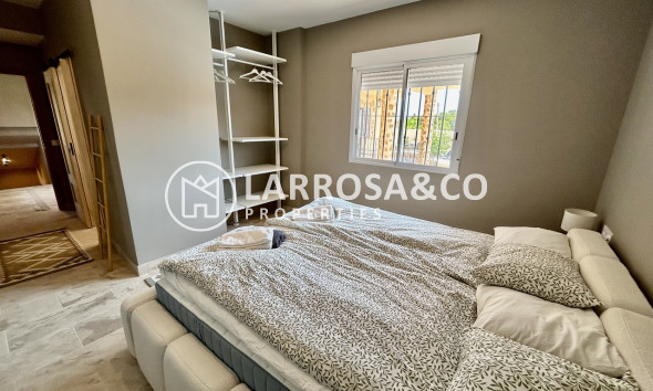 Resale - Detached House/Villa - La Zenia - Costa Blanca