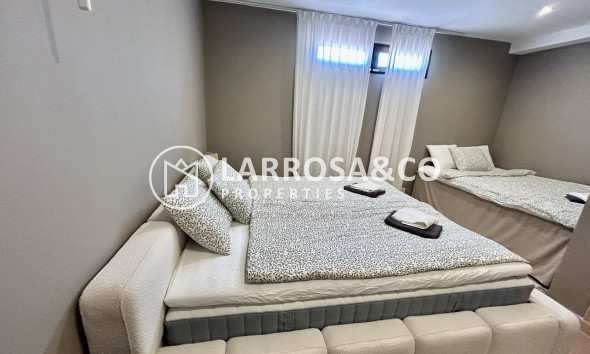 Resale - Detached House/Villa - La Zenia - Costa Blanca