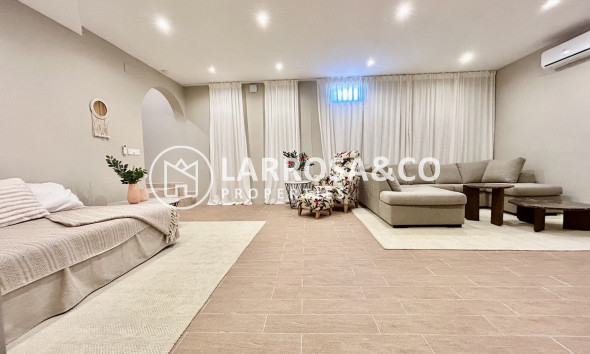 Resale - Detached House/Villa - La Zenia - Costa Blanca