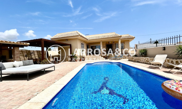 Resale - Detached House/Villa - La Zenia - Costa Blanca