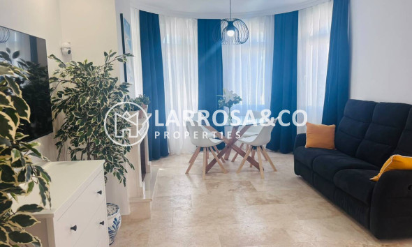 Resale - Detached House/Villa - Villamartin - Costa Blanca