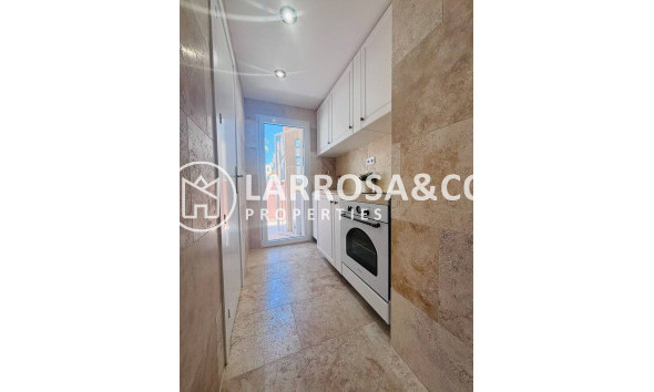 Resale - Detached House/Villa - Villamartin - Costa Blanca