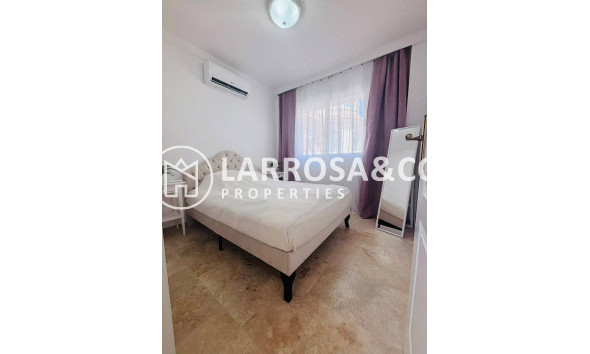 Resale - Detached House/Villa - Villamartin - Costa Blanca