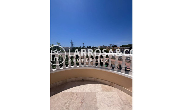 Resale - Detached House/Villa - Villamartin - Costa Blanca