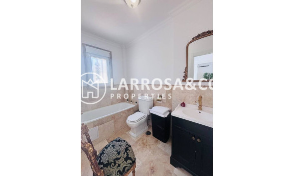 Resale - Detached House/Villa - Villamartin - Costa Blanca